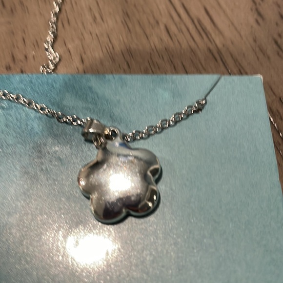 Effy Flower 18” Necklace - Picture 3 of 4